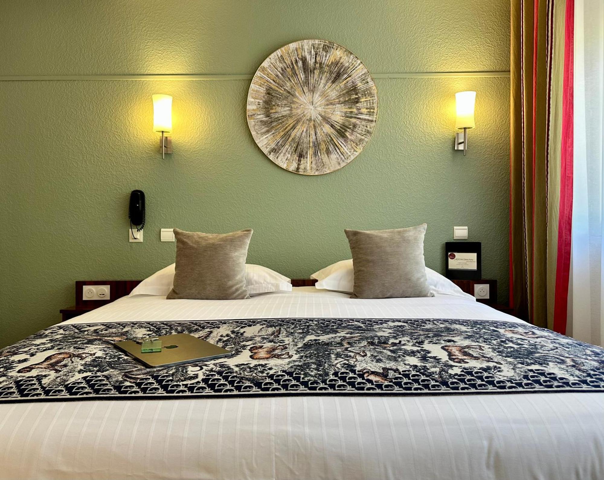 Hotel Brun Saint-Lattier ภายนอก รูปภาพ