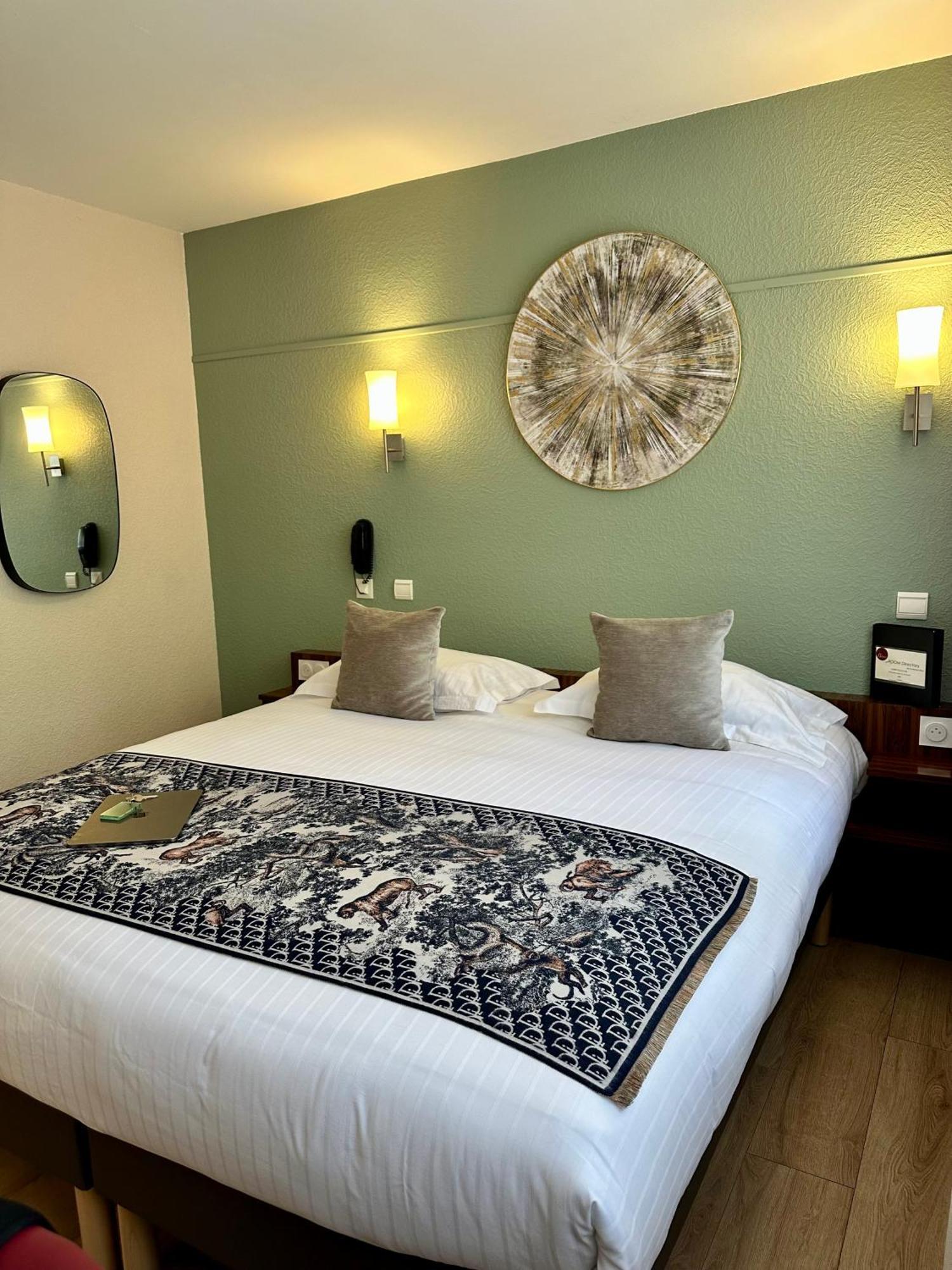 Hotel Brun Saint-Lattier ภายนอก รูปภาพ