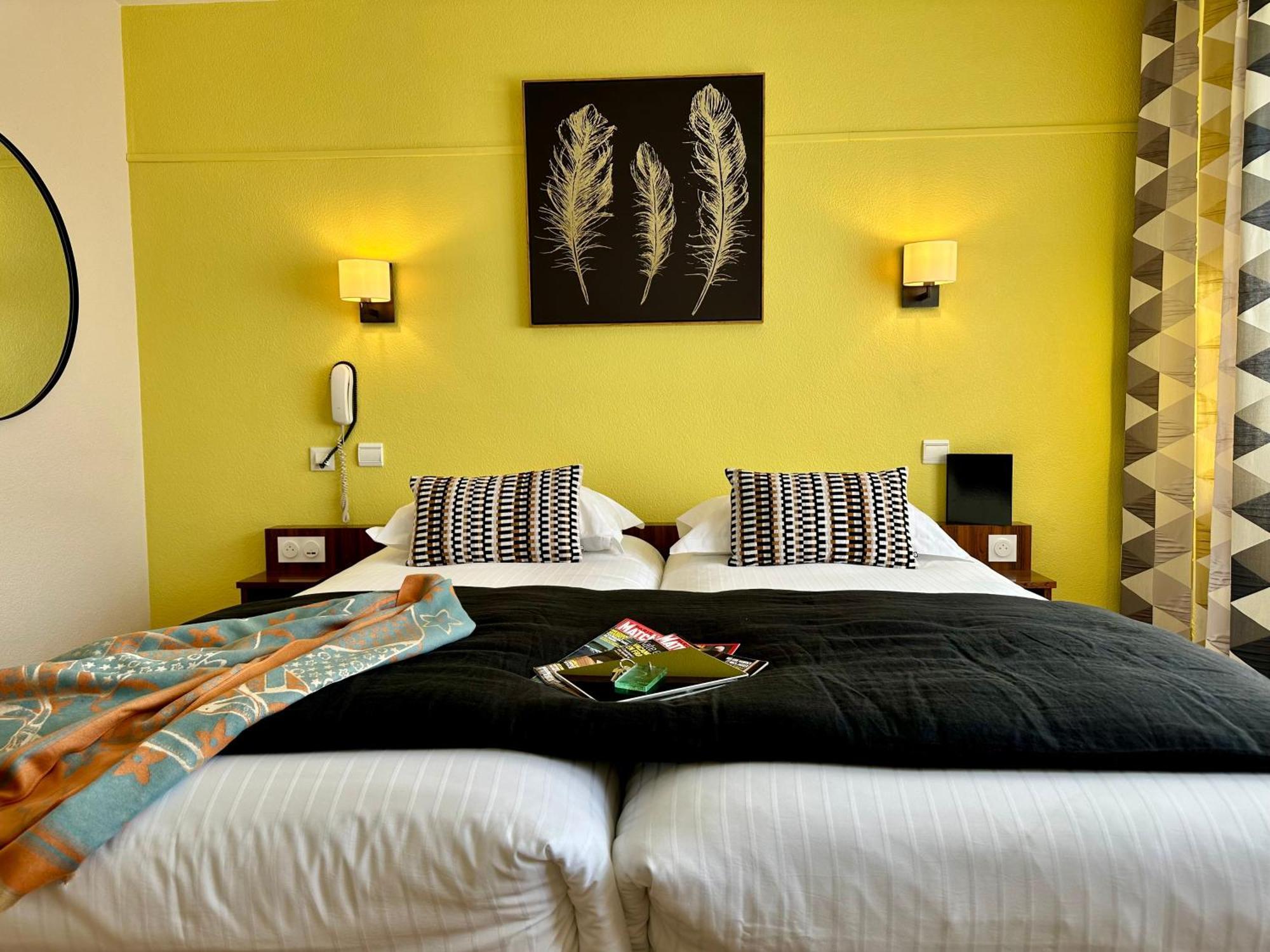 Hotel Brun Saint-Lattier ภายนอก รูปภาพ