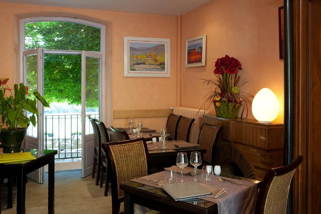 Hotel Brun Saint-Lattier ภายนอก รูปภาพ